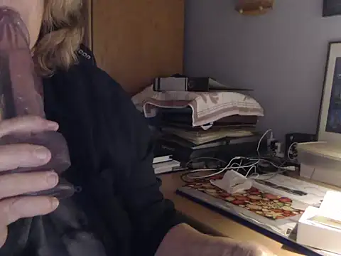 Snapshot of _sunshine__ chatting on December 10, 4:17 pm sunshine online show from December 10, 4:17 pm