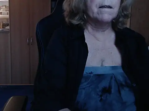 Snapshot of _sunshine__ chatting on December 11, 7:42 am sunshine online show from December 11, 7:42 am