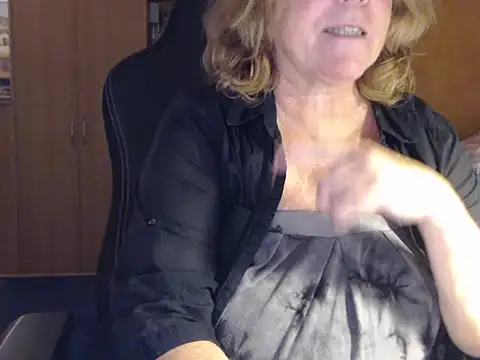 Snapshot of _sunshine__ chatting on December 16, 4:49 pm sunshine online show from December 16, 4:49 pm