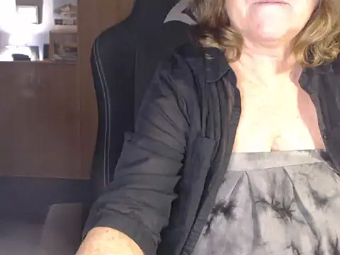 Snapshot of _sunshine__ chatting on December 22, 7:42 pm sunshine online show from December 22, 7:42 pm