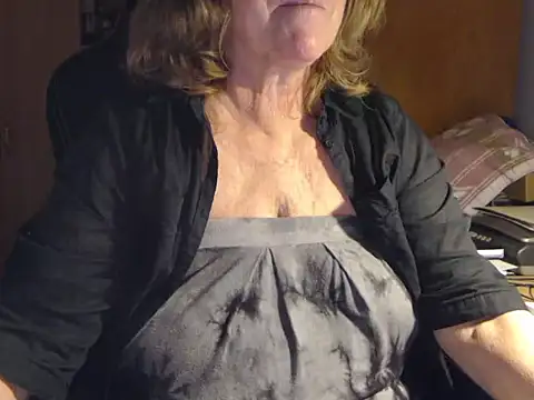 Snapshot of _sunshine__ chatting on January 12, 7:21 pm sunshine online show from January 12, 7:21 pm