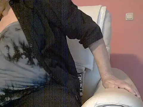 Snapshot of _sunshine__ chatting on February 5, 7:29 am sunshine online show from February 5, 7:29 am