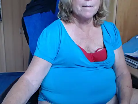 Snapshot of _sunshine__ chatting on October 3, 4:15 pm sunshine online show from October 3, 4:15 pm