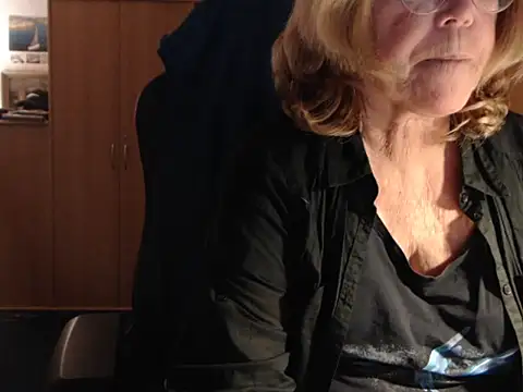 Snapshot of _sunshine__ chatting on October 26, 7:42 pm sunshine online show from October 26, 7:42 pm