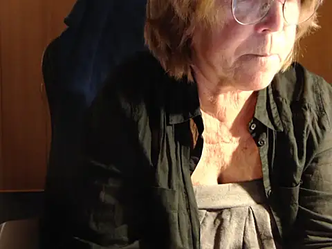 Snapshot of _sunshine__ chatting on November 7, 5:02 pm sunshine online show from November 7, 5:02 pm