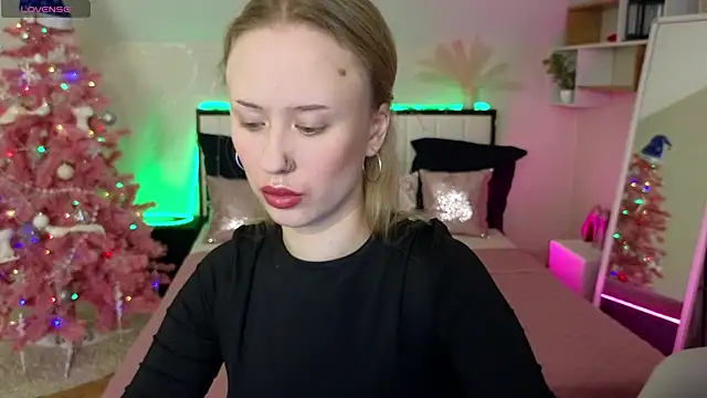 SashaBrooks online show from December 17, 2:12 pm