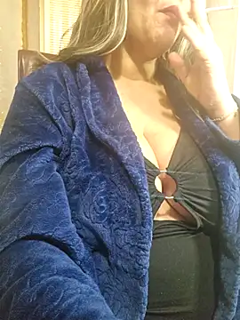 Foxlady2271 online show from February 28, 6:20 pm