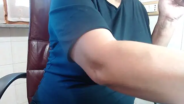 Foxlady2271 online show from October 28, 12:19 pm