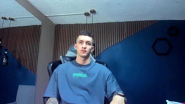 Snapshot of JacksonOlsenn chatting on January 28, 6:28 pm JacksonOlsenn online show from January 28, 6:28 pm