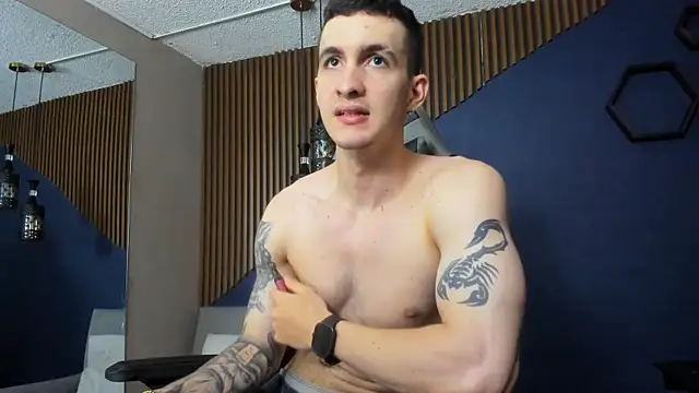 Snapshot of JacksonOlsenn chatting on February 6, 6:24 pm JacksonOlsenn online show from February 6, 6:24 pm