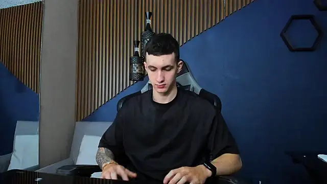 JacksonOlsenn online show from February 7, 12:17 pm