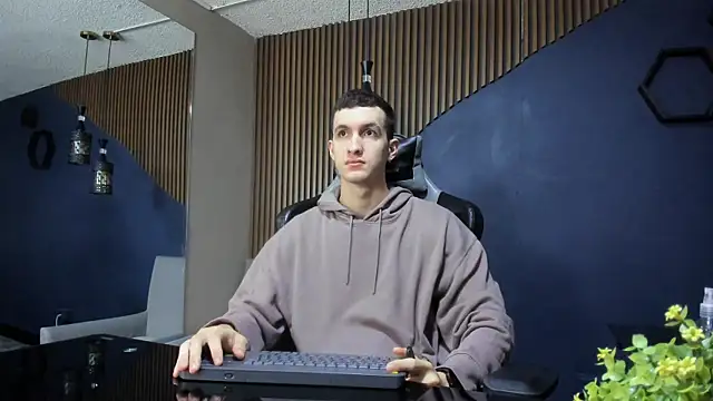 JacksonOlsenn online show from February 12, 12:12 pm