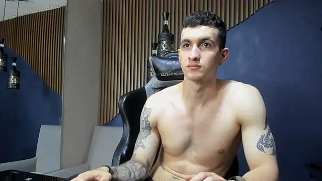 JacksonOlsenn online show from February 12, 3:16 pm