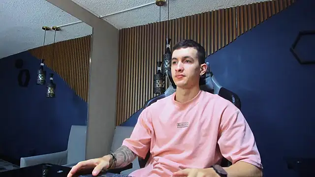 Snapshot of JacksonOlsenn chatting on February 13, 2:20 pm JacksonOlsenn online show from February 13, 2:20 pm