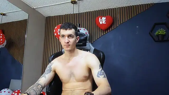 Snapshot of JacksonOlsenn chatting on February 14, 6:08 pm JacksonOlsenn online show from February 14, 6:08 pm