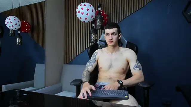 Snapshot of JacksonOlsenn chatting on February 17, 3:20 pm JacksonOlsenn online show from February 17, 3:20 pm