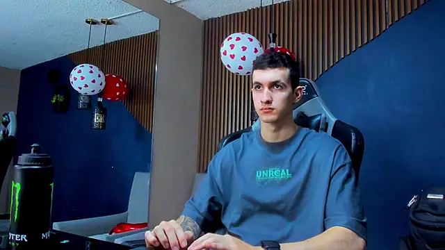 JacksonOlsenn online show from February 18, 6:15 pm