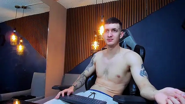 JacksonOlsenn online show from March 6, 3:02 pm