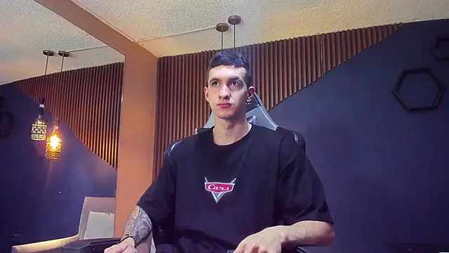 JacksonOlsenn online show from March 18, 1:31 pm