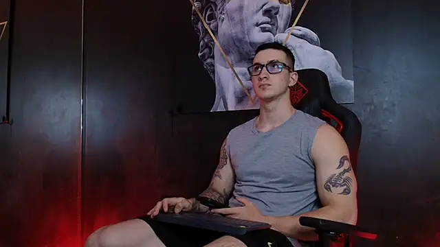 Snapshot of JacksonOlsenn chatting on November 3, 9:05 pm JacksonOlsenn online show from November 3, 9:05 pm