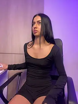 maddy bronw  online show from January 2, 1:06 am