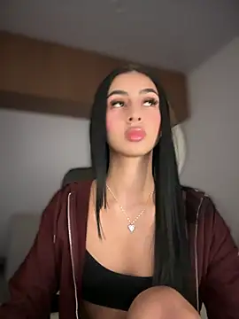 maddy bronw  online show from February 19, 11:36 pm