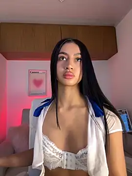 maddy bronw  online show from September 12, 10:21 pm