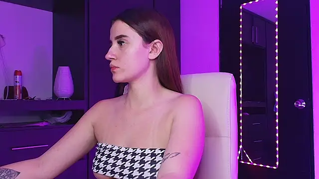 TinaJonnes  online show from March 17, 4:39 am