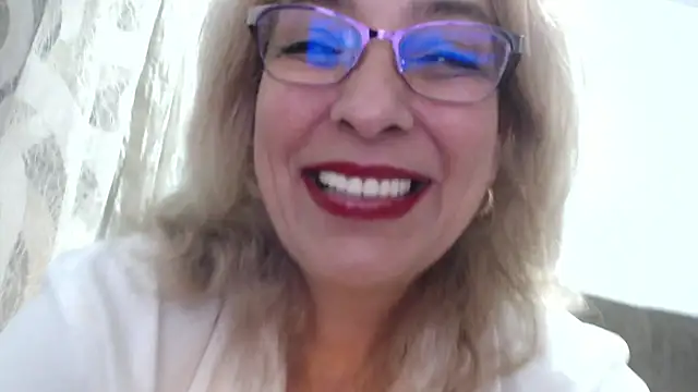 Snapshot of cecylya4u chatting on September 26, 9:41 pm cecylya4u online show from September 26, 9:41 pm