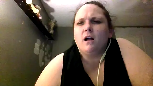 Snapshot of badbish777 chatting on November 5, 8:25 am badbish777 online show from November 5, 8:25 am