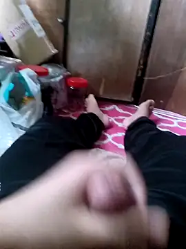 Snapshot of Bass12342a chatting on January 6, 6:39 am Bass12342a online show from January 6, 6:39 am