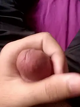 Snapshot of Bass12342a chatting on January 18, 7:01 am Bass12342a online show from January 18, 7:01 am