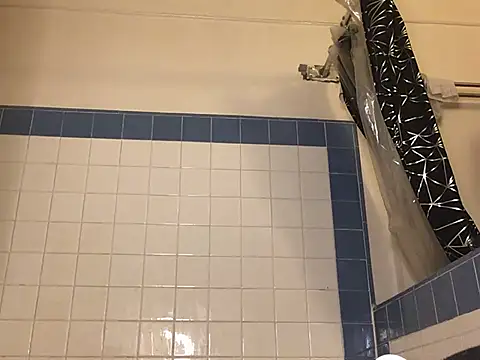 Snapshot of fatboyjayohh126 chatting on December 14, 12:01 am fatboyjayohh126 online show from December 14, 12:01 am