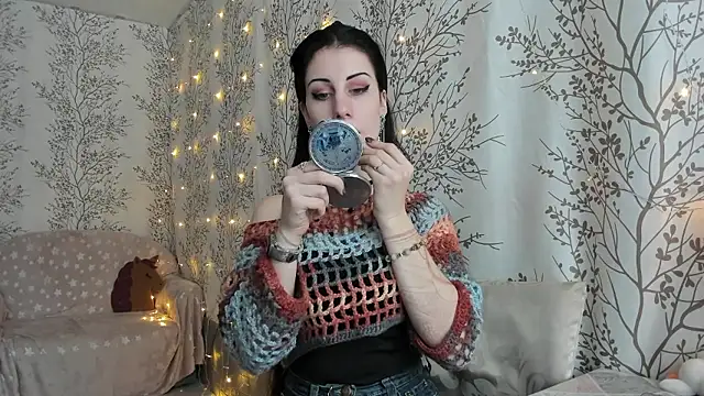 Mary0Lou online show from December 4, 7:06 am