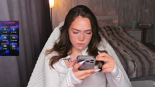 Snapshot of Evia_r0se chatting on June 25, 6:29 am Evia r0se online show from June 25, 6:29 am