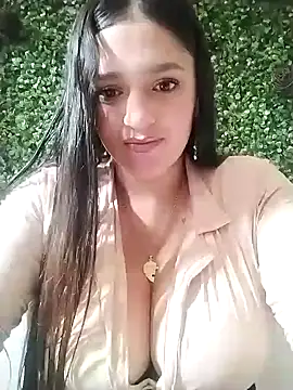 Snapshot of hanna-a chatting on December 10, 1:44 pm hanna-a online show from December 10, 1:44 pm