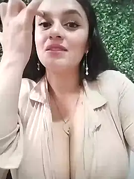 Snapshot of hanna-a chatting on January 6, 3:40 pm hanna-a online show from January 6, 3:40 pm