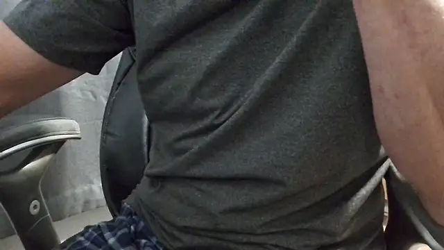 overaveragefreak4you online show from January 17, 5:53 am