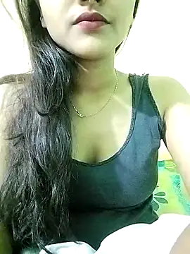 MISSQUEEN48 online show from March 3, 4:03 pm