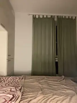 Snapshot of alexaandreea99 chatting on December 7, 1:25 am alexaandreea99 online show from December 7, 1:25 am