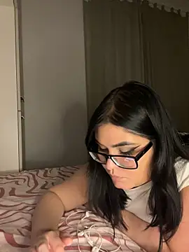 Snapshot of alexaandreea99 chatting on December 9, 1:07 am alexaandreea99 online show from December 9, 1:07 am