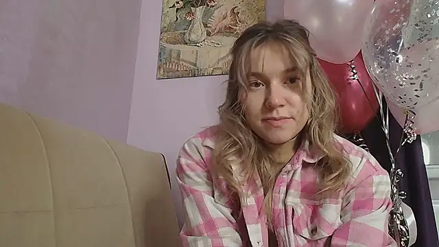 Snapshot of TaylorBre chatting on March 8, 7:31 pm TaylorBre online show from March 8, 7:31 pm