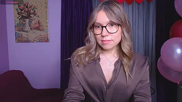 Snapshot of TaylorBre chatting on March 13, 5:18 pm TaylorBre online show from March 13, 5:18 pm