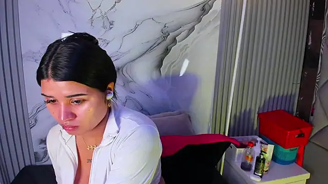 Snapshot of venusowen_ chatting on May 12, 1:30 pm venusowen online show from May 12, 1:30 pm
