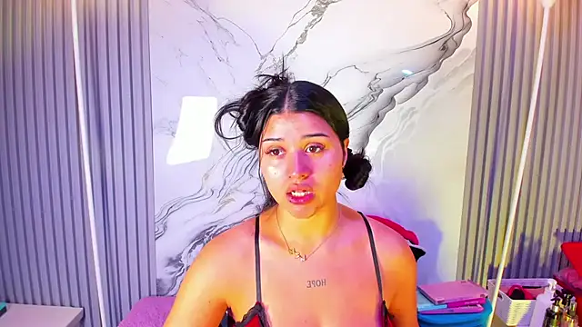 Snapshot of venusowen_ chatting on June 13, 2:37 pm venusowen online show from June 13, 2:37 pm
