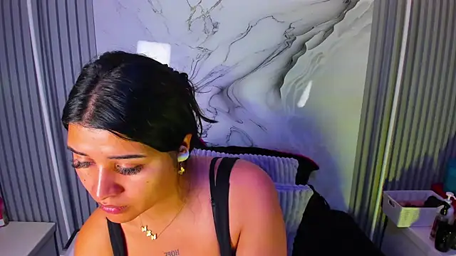 Snapshot of venusowen_ chatting on June 22, 2:36 pm venusowen online show from June 22, 2:36 pm