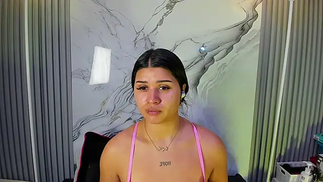 Snapshot of venusowen_ chatting on July 29, 1:31 pm venusowen online show from July 29, 1:31 pm