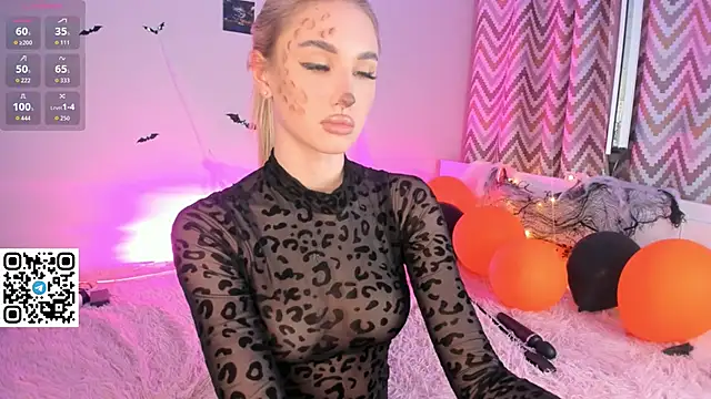 Snapshot of Danger_Bella chatting on October 30, 5:46 pm Danger Bella online show from October 30, 5:46 pm