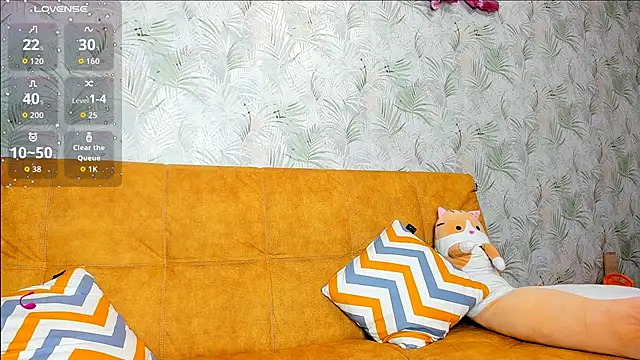 LuxieDelight online show from November 3, 6:36 am