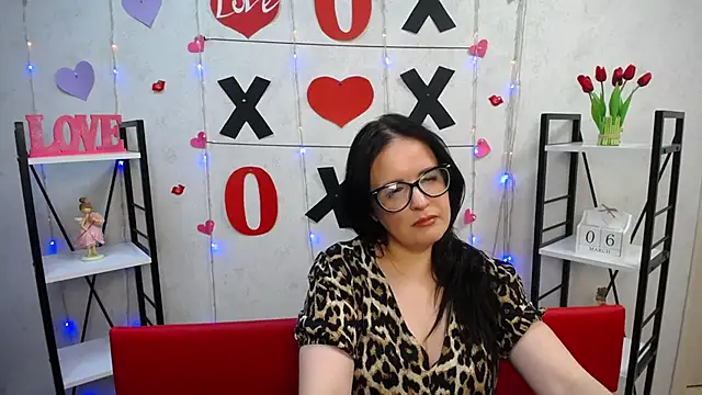 TayaBoret online show from March 6, 9:20 pm